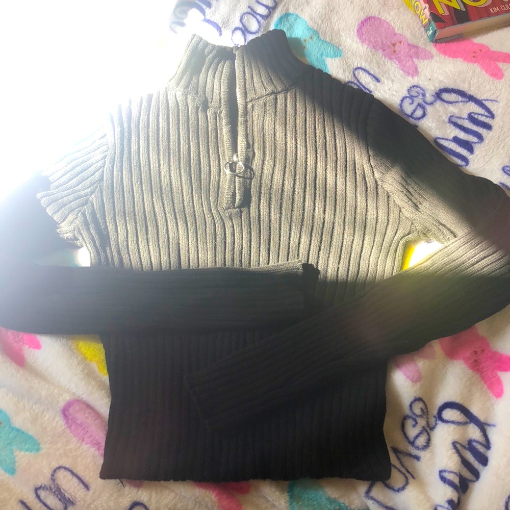 All black zipped Turtleneck